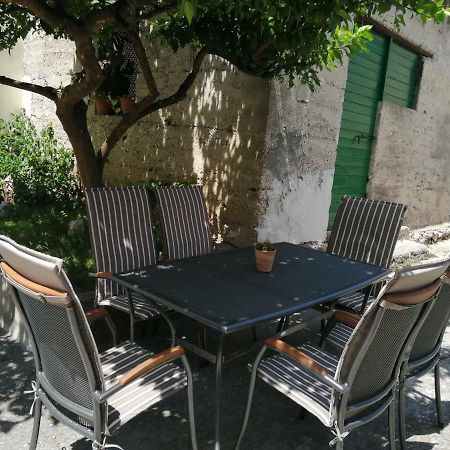 Studio Apartment Sabljic Каштела Экстерьер фото