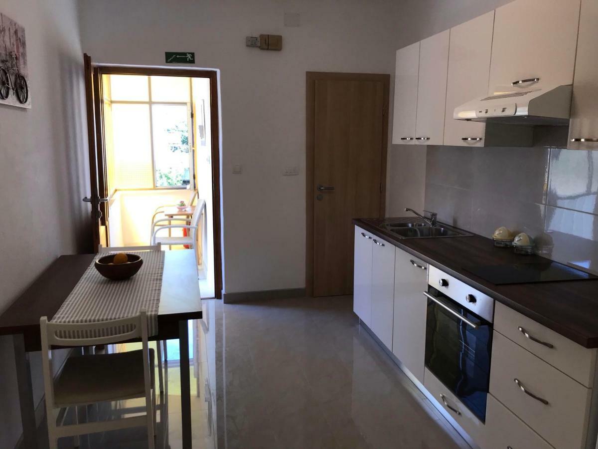 Studio Apartment Sabljic Каштела Экстерьер фото